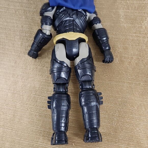 Batman DC Comics Mattel Action Figure 12" - Picture 9 of 10